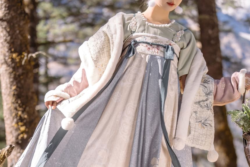 Short-Sleeve Plain Hanfu Top / Long-Sleeve Floral Print Top / Leaf Print Shawl / Spaghetti Strap Pleated Dress