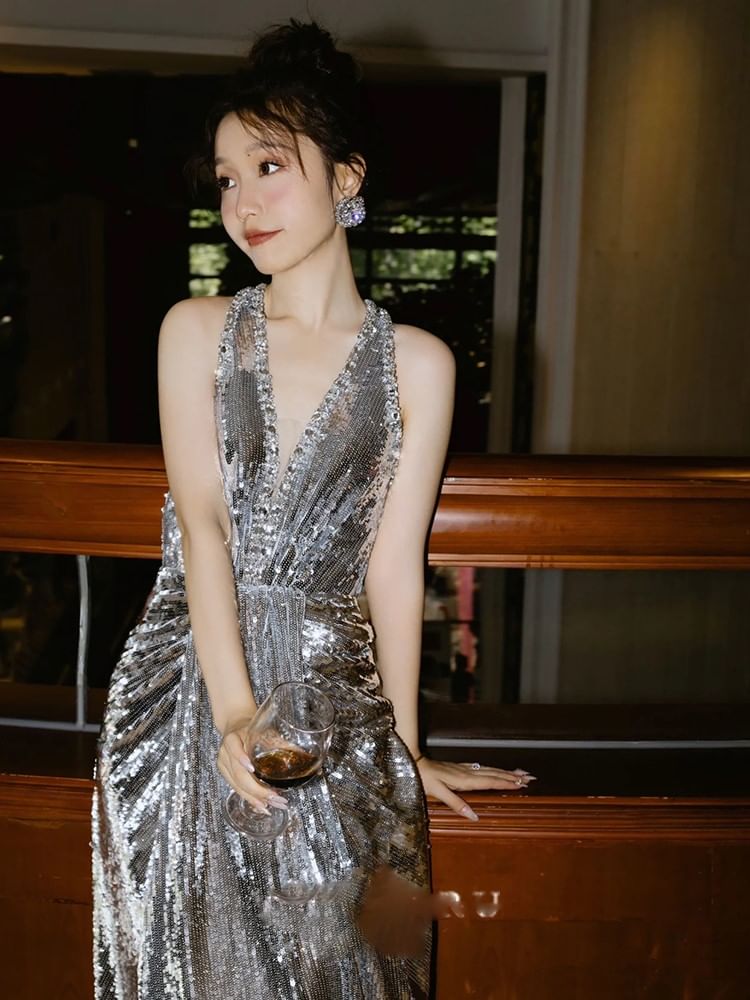 Sleeveless V-Neck Sequined Shirred Mermaid Evening Gown