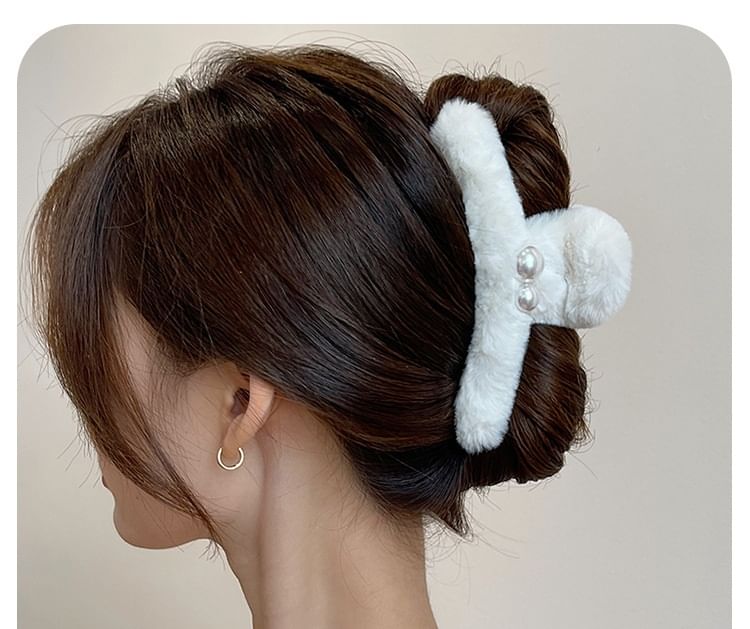 Fleece Faux Pearl Hair Claw