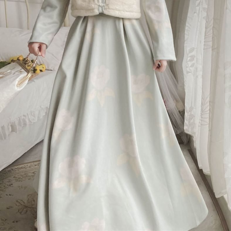 Ensemble deux pièces en polaire à manches longues et col carré avec haut boutonné et jupe trapèze mi-longue à fleurs taille haute