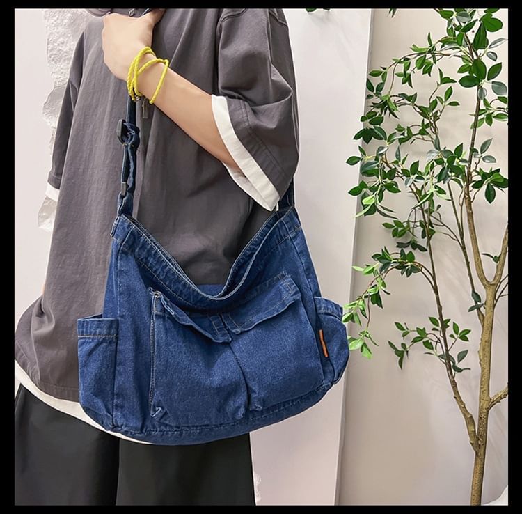 Umhängetasche aus Denim mit mehreren Taschen