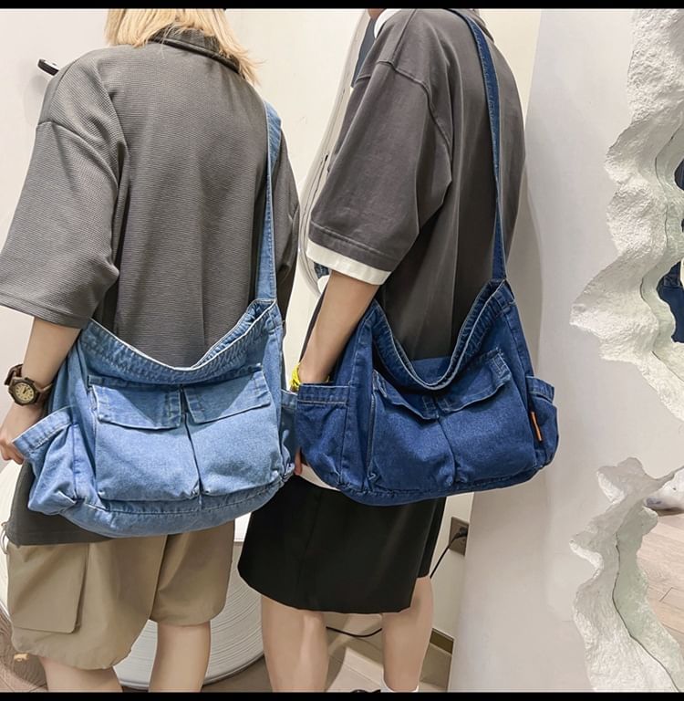 Umhängetasche aus Denim mit mehreren Taschen