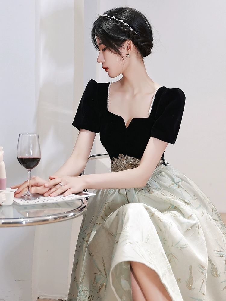 Short-Sleeve Square Neck Patterned A-Line Cocktail Dress