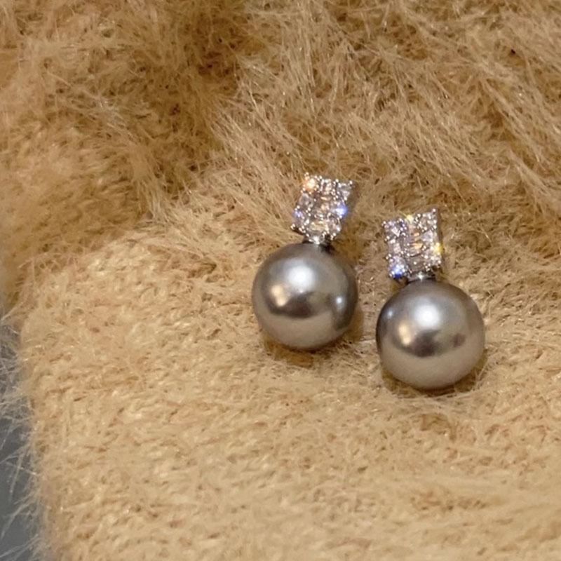 Rhinestone Faux Pearl Stud Earring