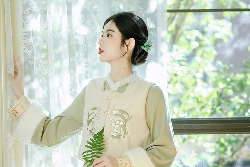 Set: Long-Sleeve Fleece Panel Midi A-Line Qipao + Square Neck Crop Button Vest