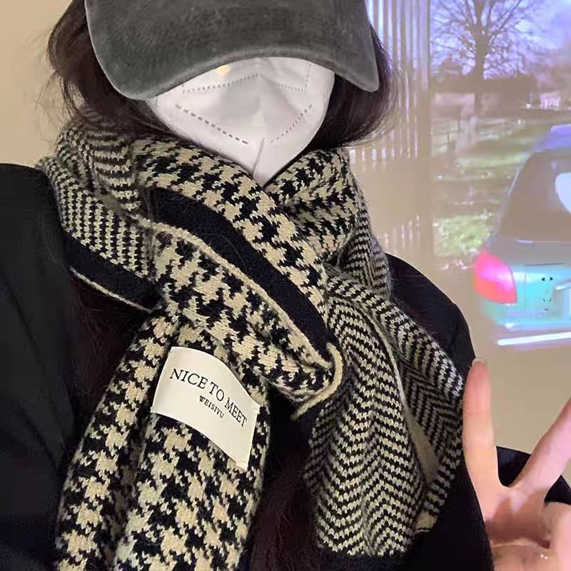 Houndstooth Knit Scarf