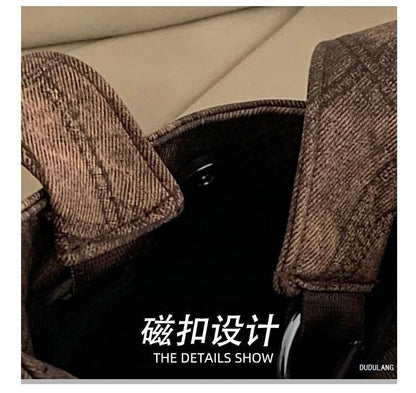 Fluffy Trim Star Tote Bag