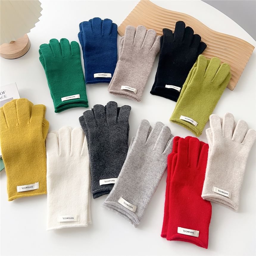 Lettering Applique Touchscreen Cutout Knit Gloves