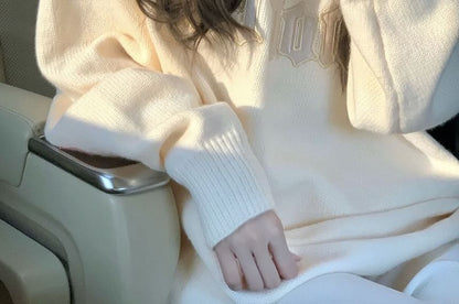 Pullover mit Rundhalsausschnitt und Schriftzug