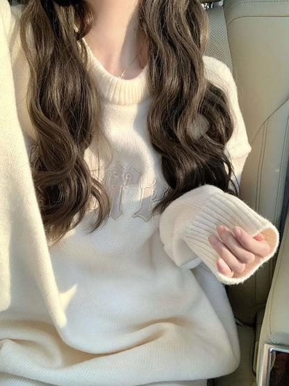 Pullover mit Rundhalsausschnitt und Schriftzug