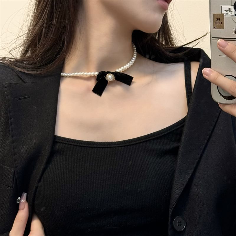Necklace Pearl Faux Bow Velvet