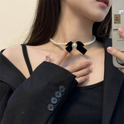 Necklace Pearl Faux Bow Velvet