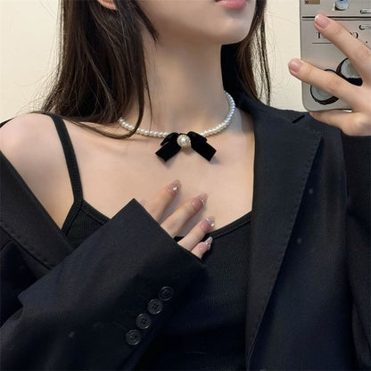 Necklace Pearl Faux Bow Velvet