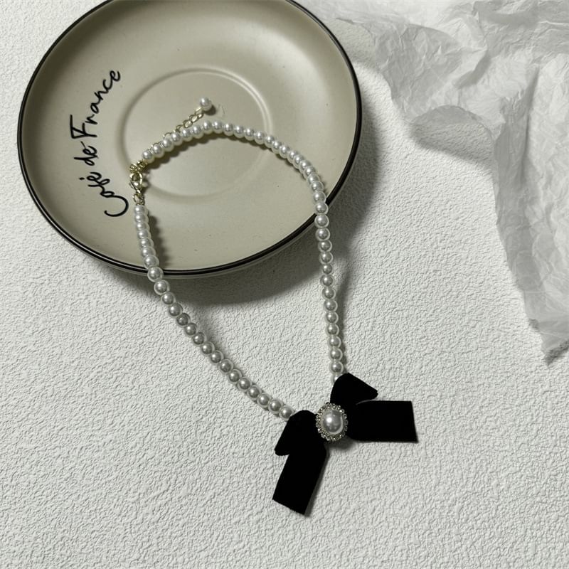Necklace Pearl Faux Bow Velvet