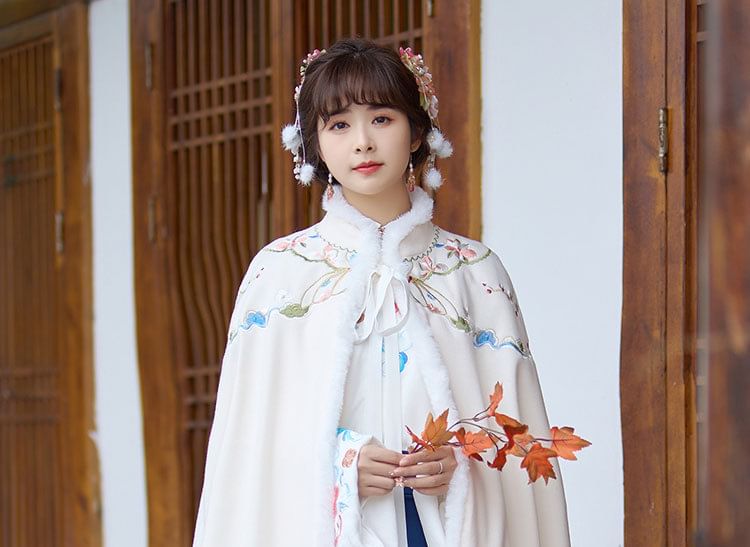 Stand Collar Floral Embroidered Fluffy Trim Tie Front Hanfu Cape