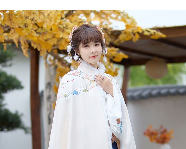 Stand Collar Floral Embroidered Fluffy Trim Tie Front Hanfu Cape