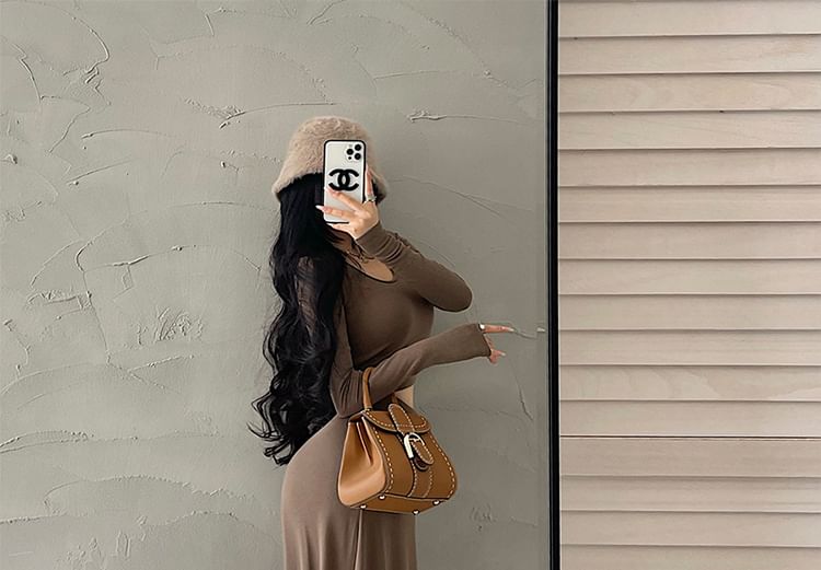 Crew Neck Long-Sleeve Tee Paired with High-Rise Solid Maxi A-Line Skirt