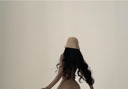 Crew Neck Long-Sleeve Tee Paired with High-Rise Solid Maxi A-Line Skirt