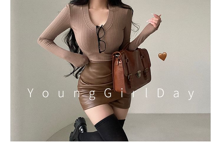 High-Rise Solid Faux Leather Ruched Mini Pencil Skirt