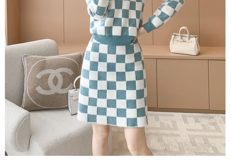 Set: Crew Neck Checkerboard Sweater + High Waist Mini Straight Skirt