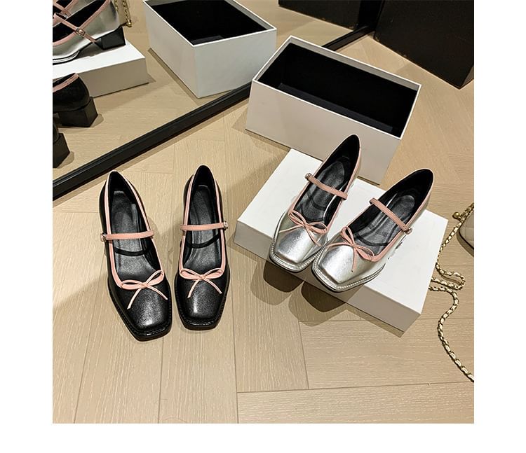 Square Toe Bow Mary Jane Pumps