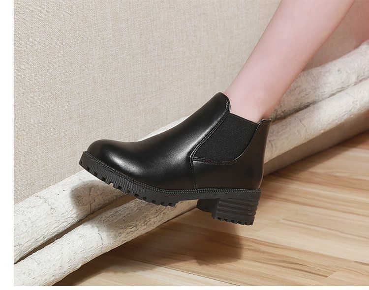 Boots Faux Chelsea Leather Short