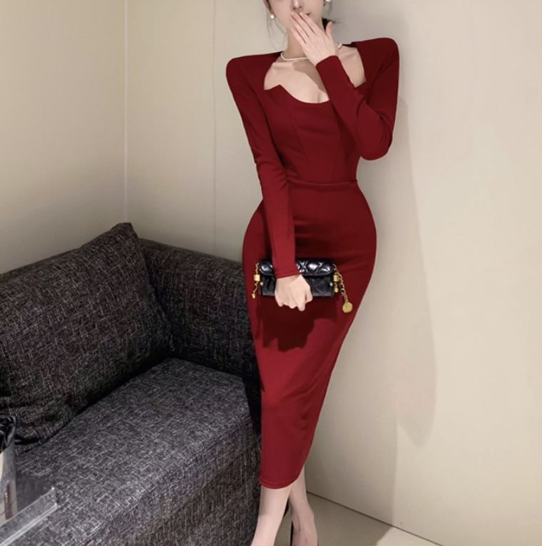 Long-Sleeve Queen Anne Neckline Plain Midi Sheath Dress