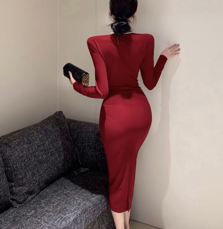 Long-Sleeve Queen Anne Neckline Plain Midi Sheath Dress