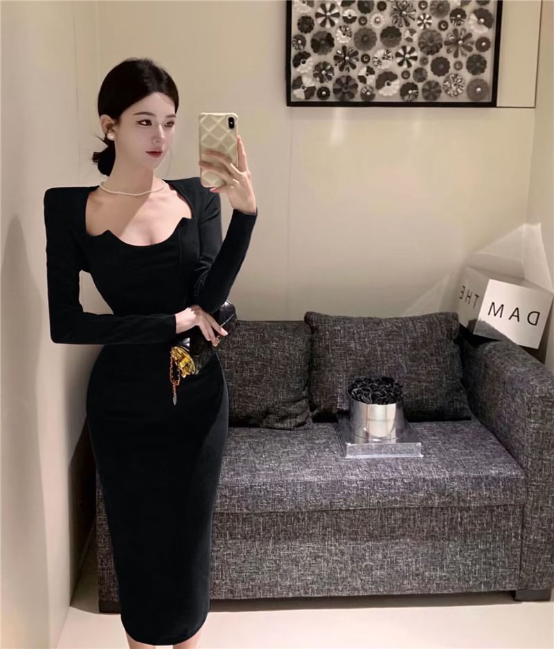 Long-Sleeve Queen Anne Neckline Plain Midi Sheath Dress