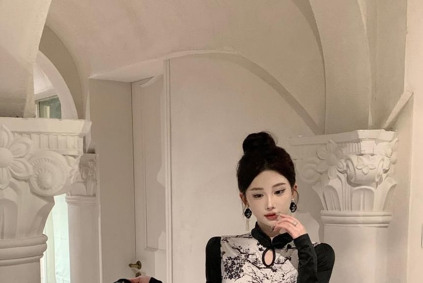 Long-Sleeve Floral Two Tone  Midi Qipao