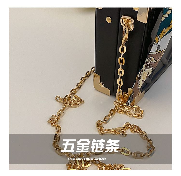 Chain Strap Crossbody Bag