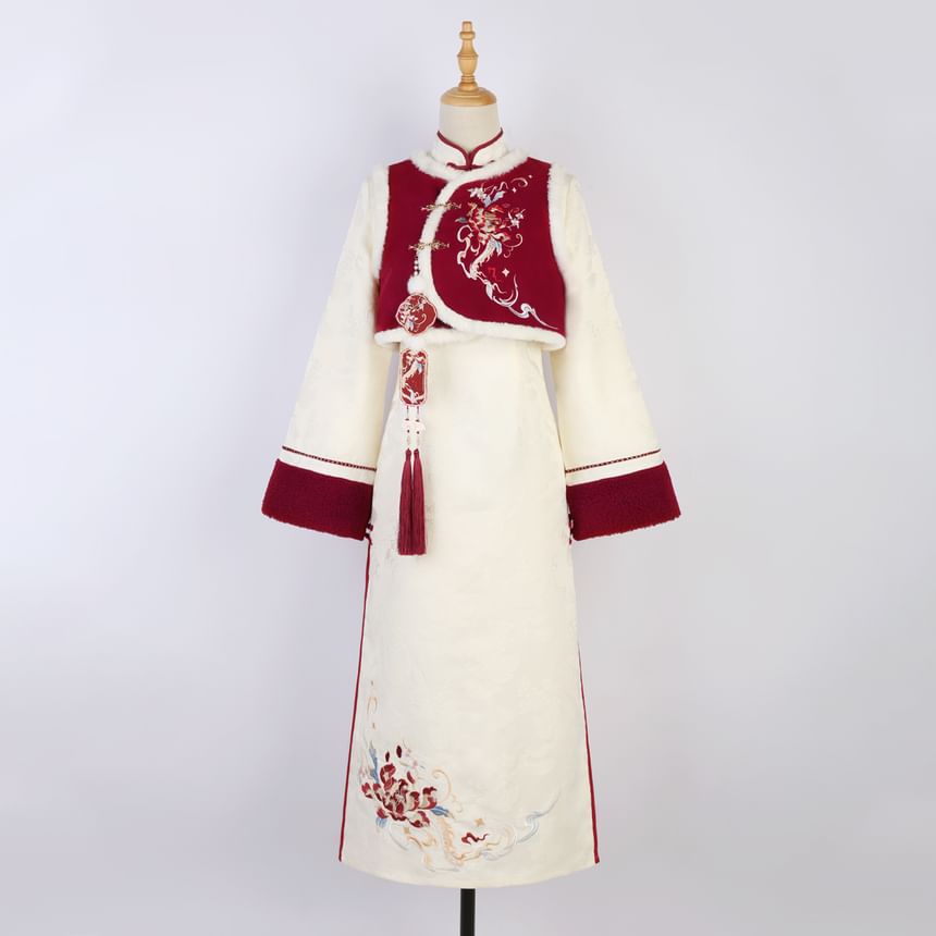Long-Sleeve Floral Embroidered A-Line Qipao / Round Neck Fluffy Trim Buckle Vest / Tassel Charm / Set