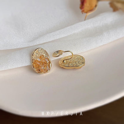 Irregular Faux Alloy Cuff Crystal Ear