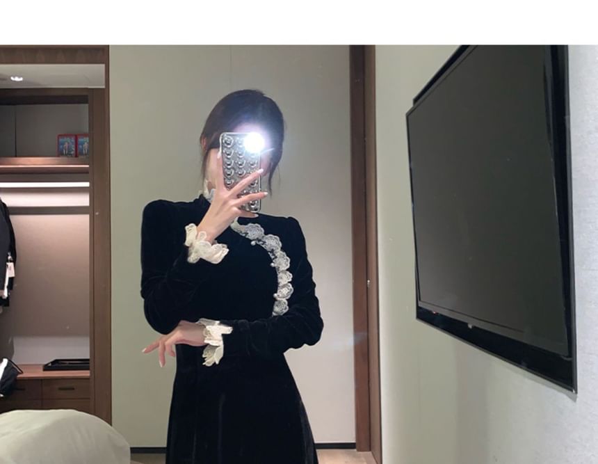 Long-Sleeve Lace Trim Velvet Midi Qipao Dress