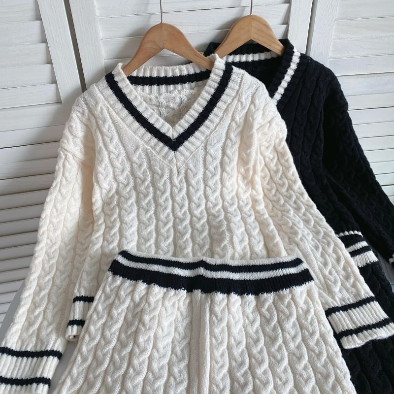 Set: V-Neck Contrast Trim Cable Knit Sweater + High Waist Wide Leg Shorts