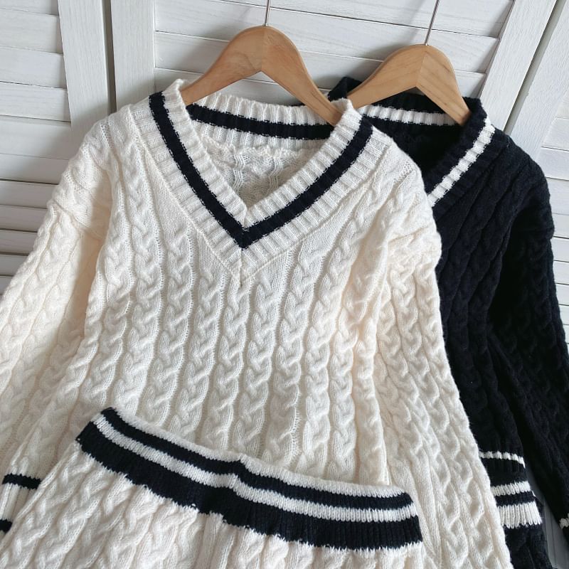 Set: V-Neck Contrast Trim Cable Knit Sweater + High Waist Wide Leg Shorts