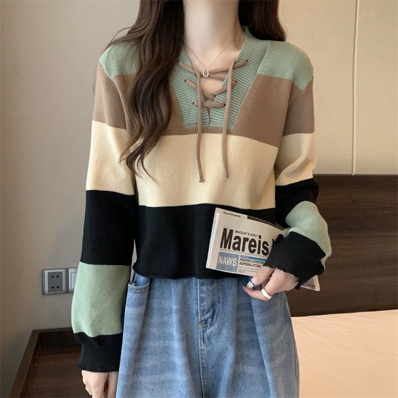 V-Neck Sweater Color Lace-Up Block