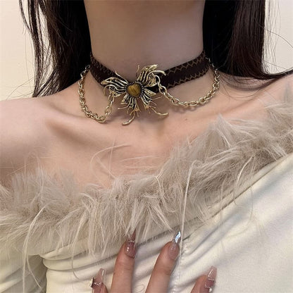 Earring / Butterfly Choker
