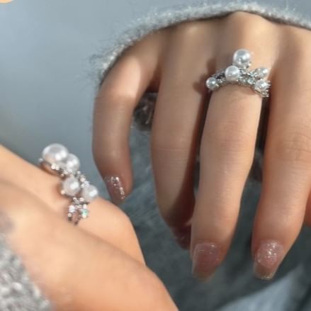 Faux Ring Pearl