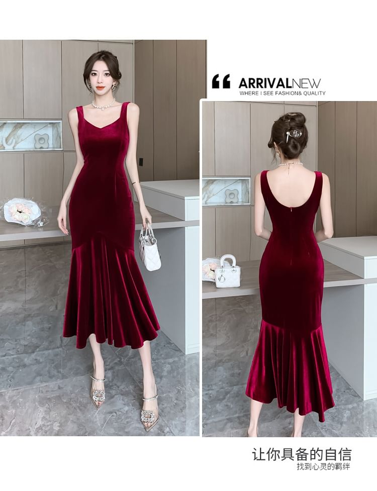 Spaghetti Strap V-Neck Plain Midi Sheath Dress