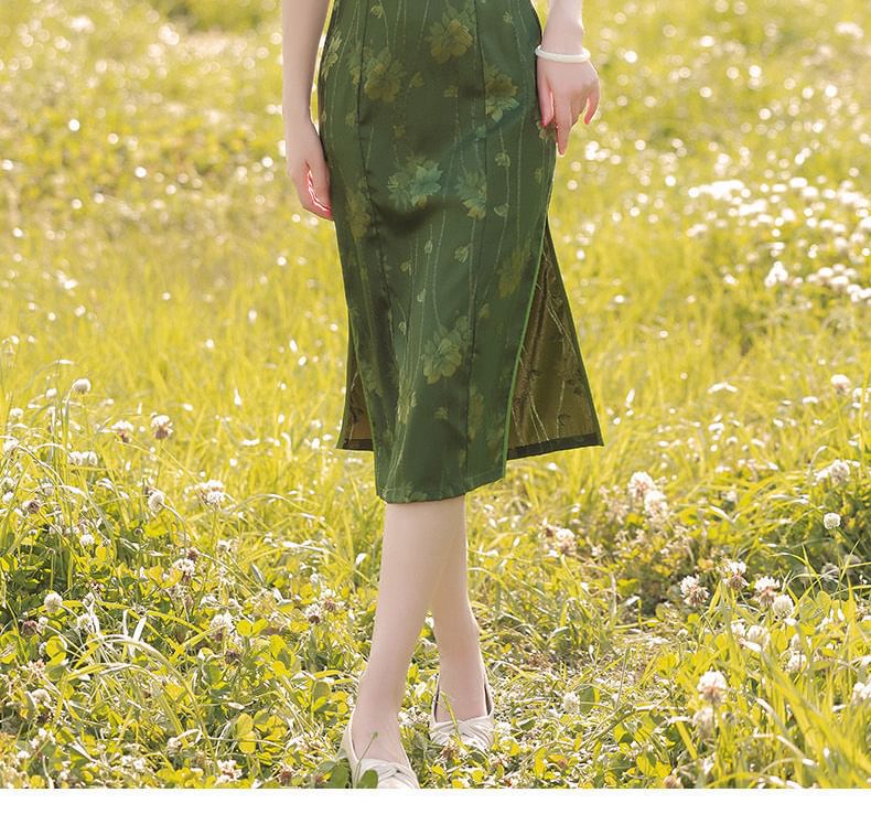 Short-Sleeve Floral Faux Pearl Midi Qipao