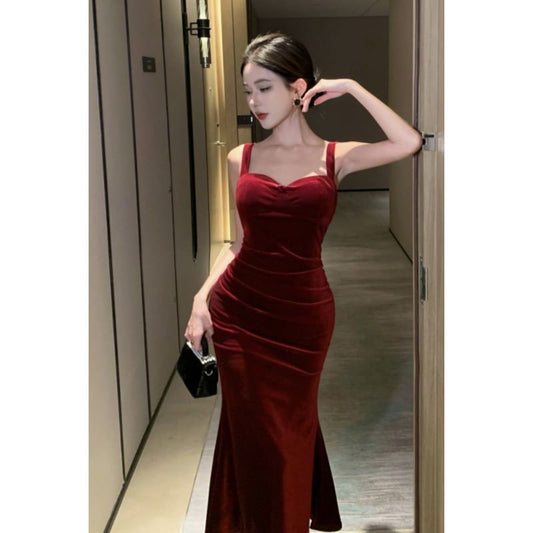 Spaghetti Strap Plain Velvet Mermaid Evening Gown