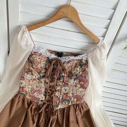 Langärmliges Minikleid in A-Linie mit quadratischem Ausschnitt, Bärenmuster und Schnürung