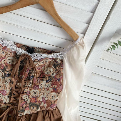 Langärmliges Minikleid in A-Linie mit quadratischem Ausschnitt, Bärenmuster und Schnürung