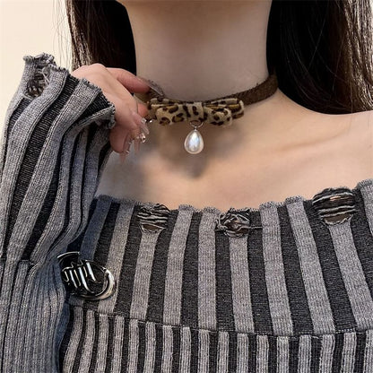 Faux Bow Leopard Print Pearl Droplet Choker Pendant