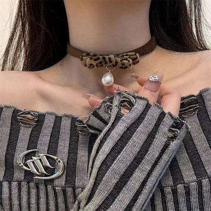 Faux Bow Leopard Print Pearl Droplet Choker Pendant