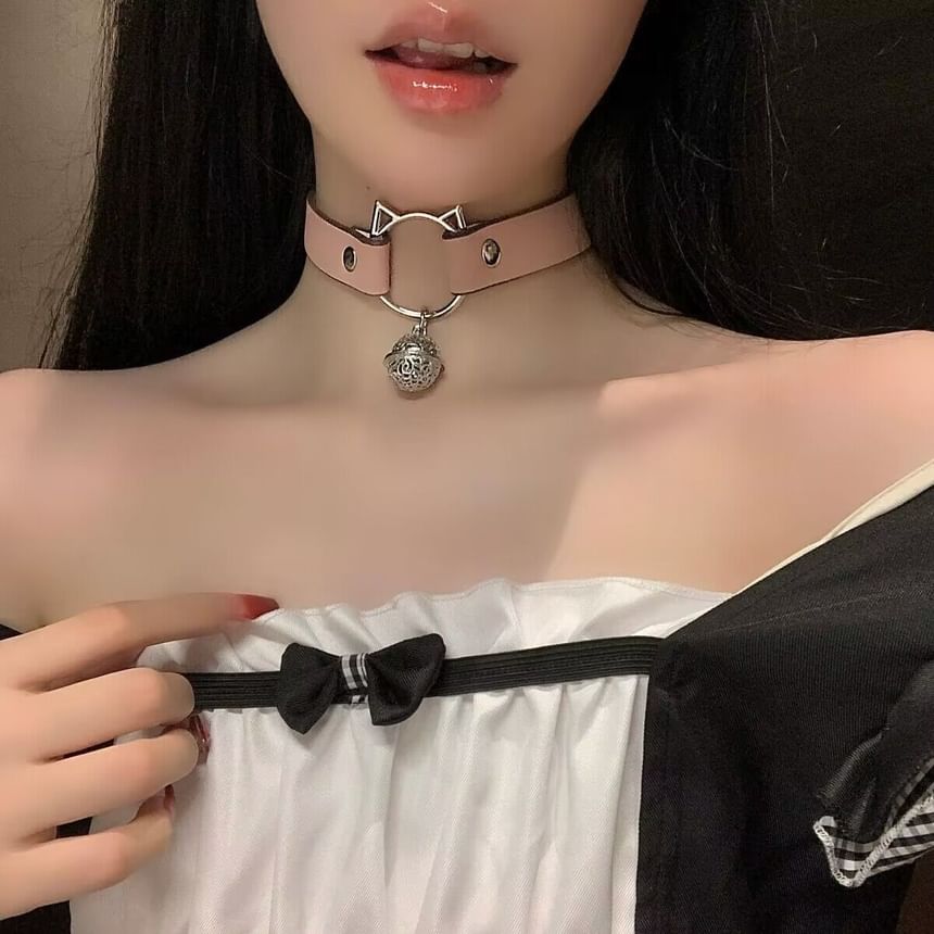 Faux Alloy Leather Cat Leash / Choker