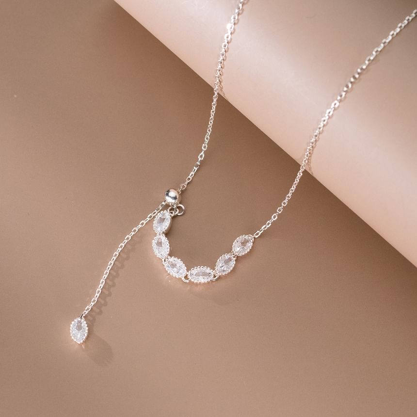 Rhinestone Pendant Necklace