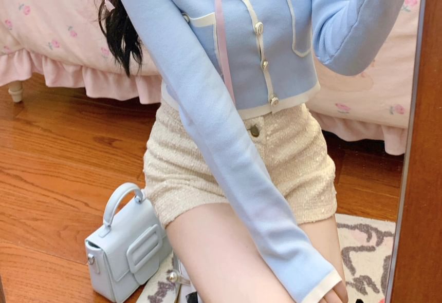 High Waist Plain Hot Pants / Square Neck Contrast Trim Cropped Cardigan