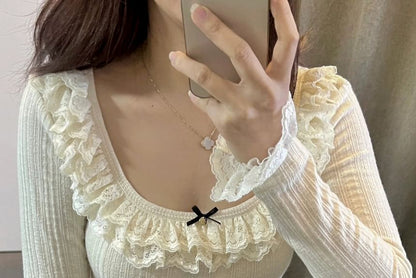 Long-Sleeve Scoop Neck Plain Lace Trim T-Shirt